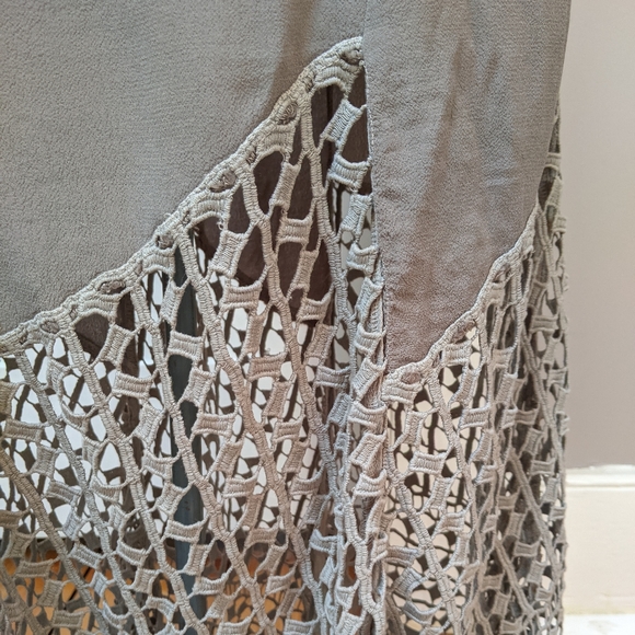 XCVI Long skirt with pretty, geometric lace bottom - Picture 4 of 6